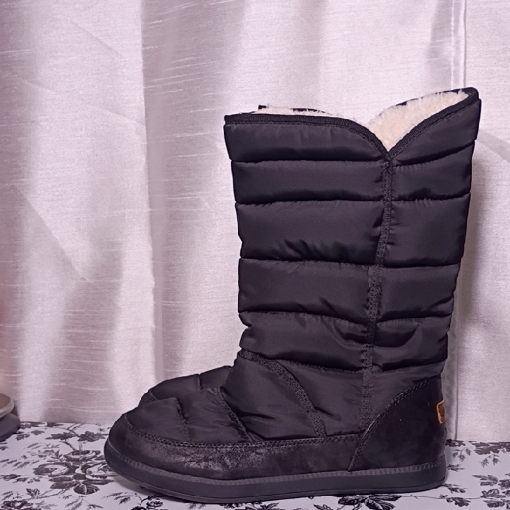 Cozy Black Quilted‎ Winter Boots